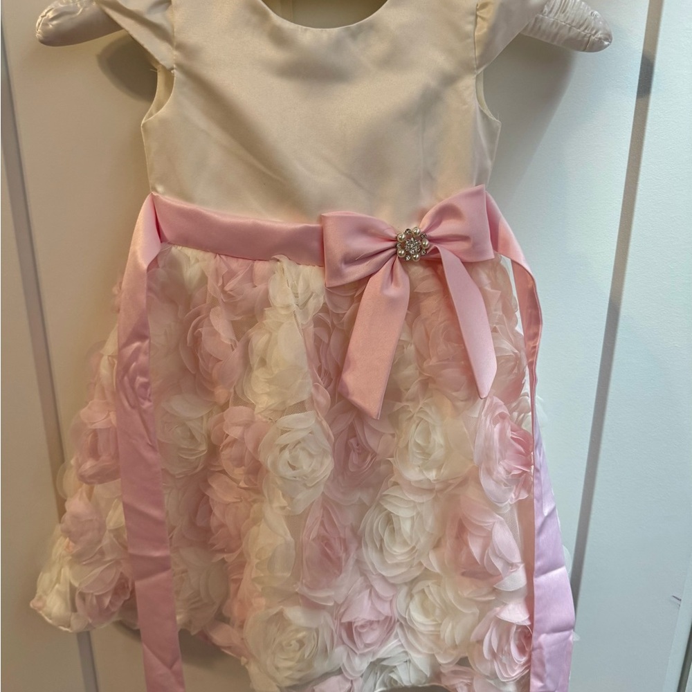 Elegant Pink and Cream Floral Dress